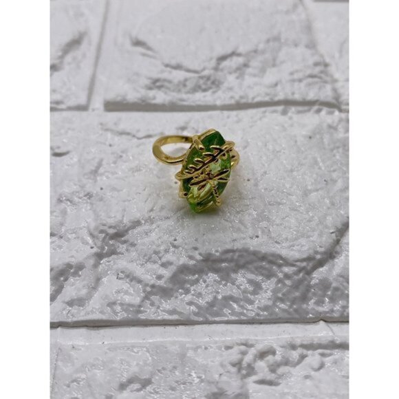 Chic Women’s  Dragonfly Leaf Oval Faux Gem Twist Finger Ring- Green and Gold - S - Picture 6 of 10